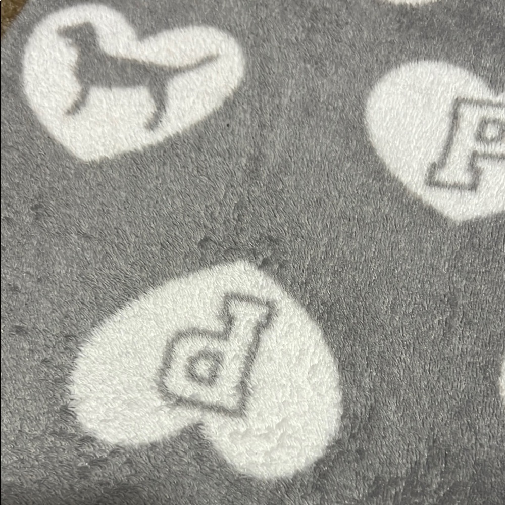 Super Fuzzy Cozy Gray&White Bottom - Picture 2 of 6